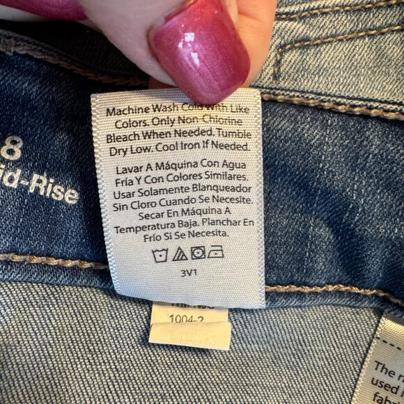 ❤️MID-RISE DENIM JEAN SHORTS  LIGHTLY DISTRESSED   PLUS 18 - Picture 5 of 6